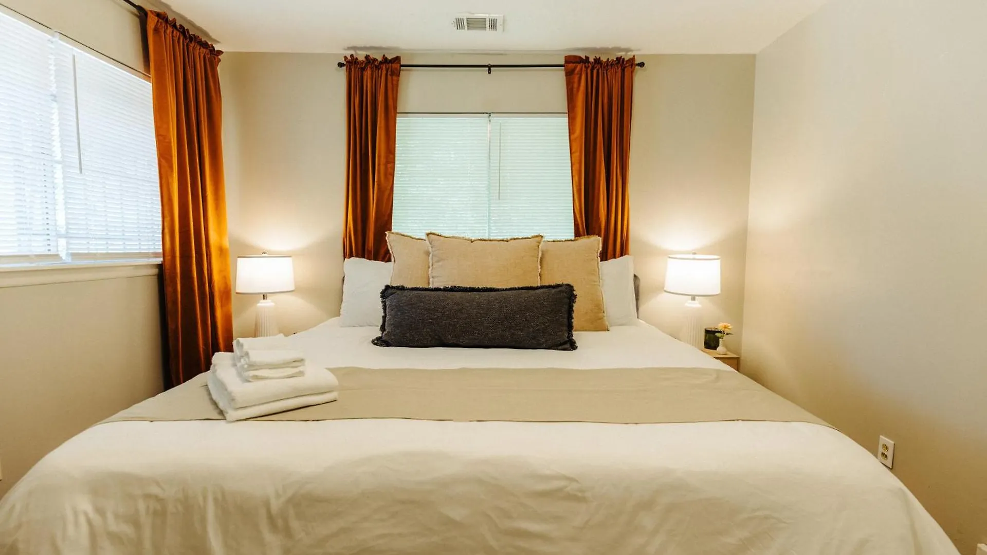 Nyaraló Centrally Located 2 King Bed Midtown Memphis 2362 Amerikai Egyesült Államok