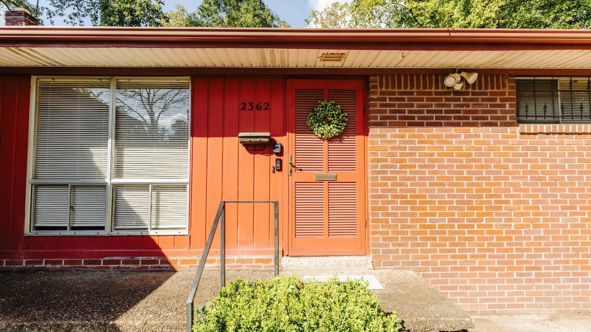 Centrally Located 2 King Bed Midtown Memphis 2362